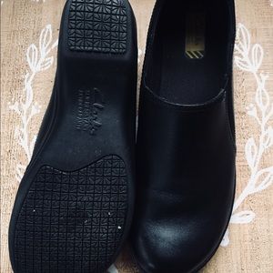 clarks slip resistant shoes